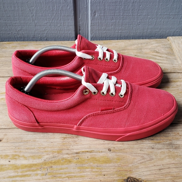 Vans Low Top Sneakers